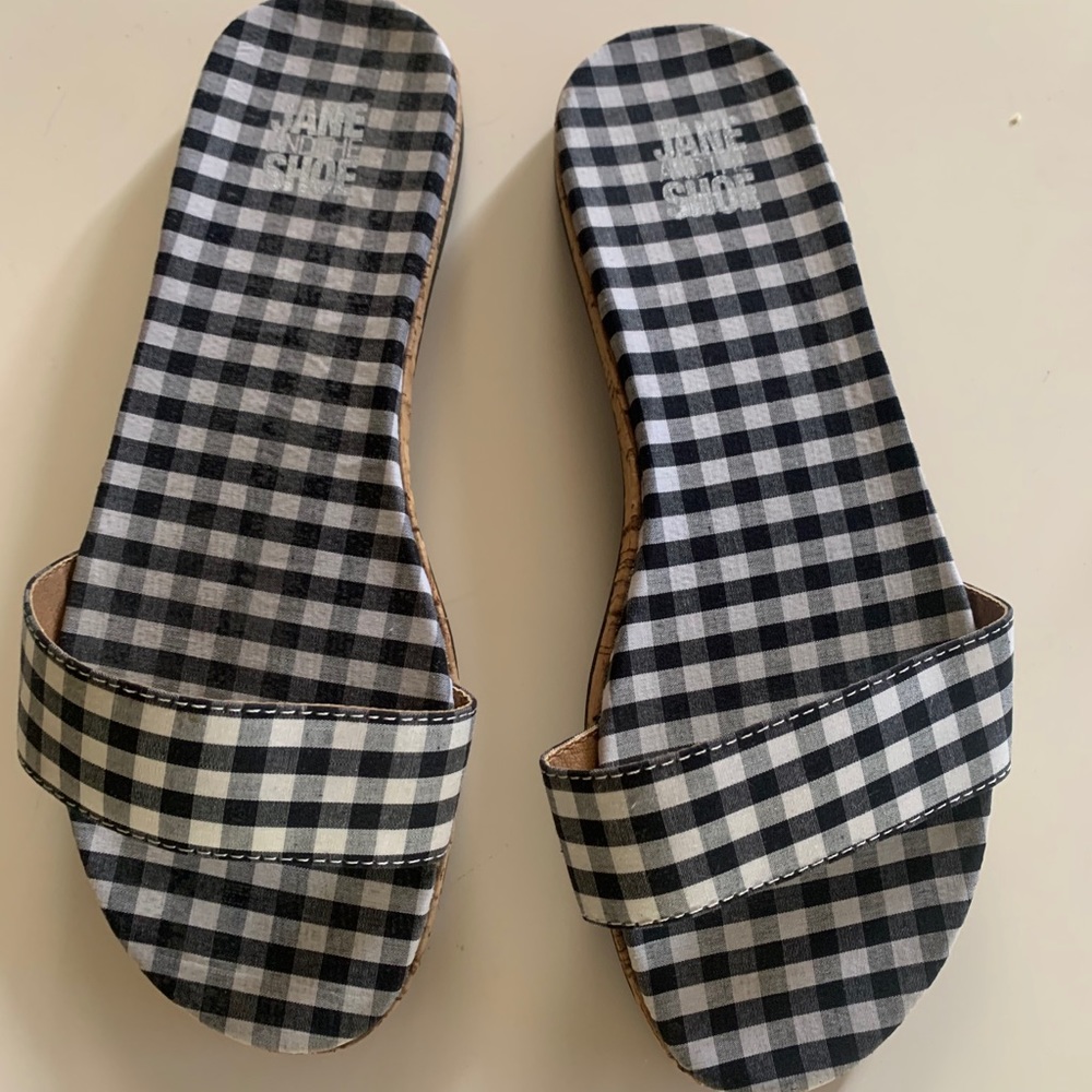Jane and The Shoe - Flats